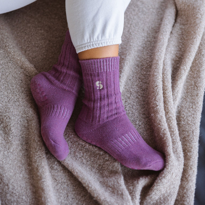 Viola merino wool non-slip socks, ribbed knit with small logo on ankle