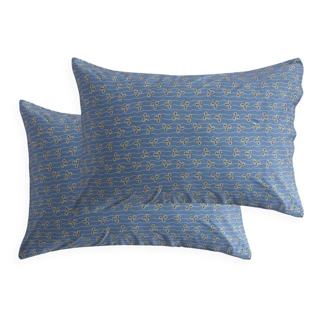 Cotton jersey pillowcase set in blue with small vine print, two matching pillows