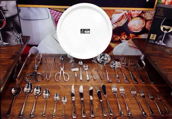 Set of 3 stainless steel soup ladles with polished bowls and long handles