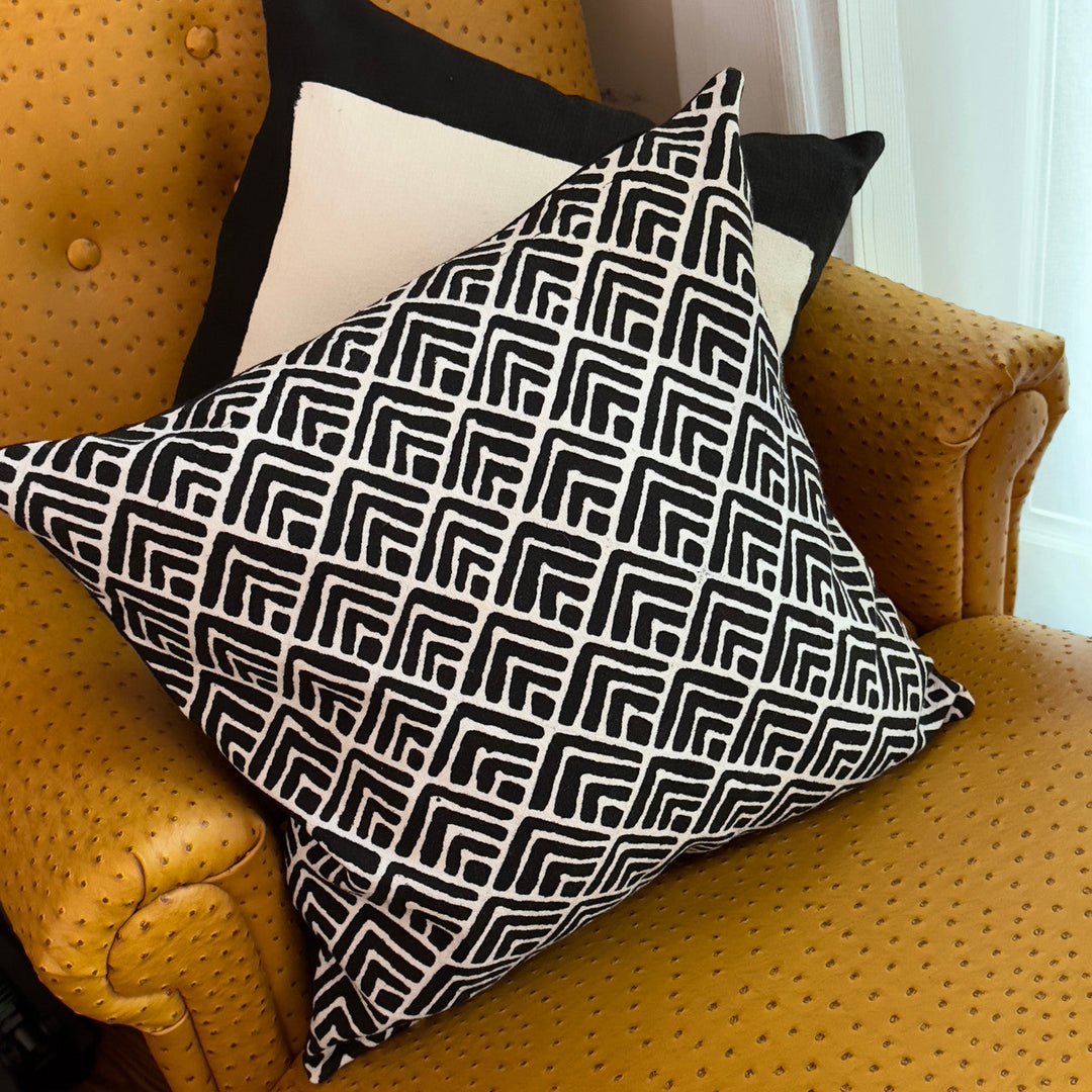 Geo Flowers Black Sadza Pillow
