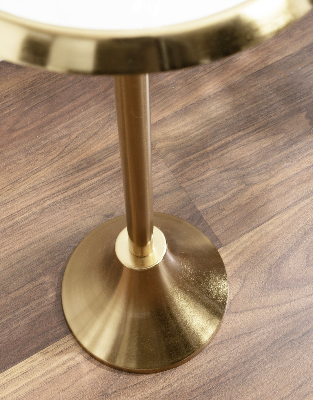 Sanzo Metal Drink Table
