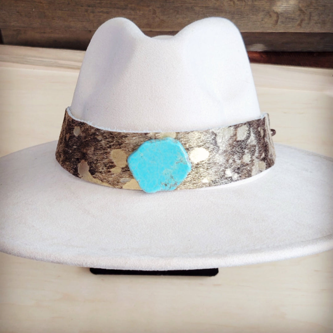 White felt hat with wide cowhide leather band and turquoise geometric ornament