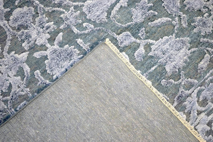 Modern Silver And Gray Hand Knotted Bamboo Silk 8x10 Area Rug
