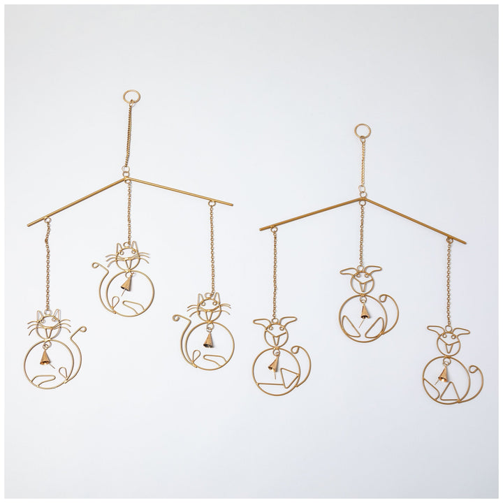 Iron wind chime with hanging cat-shaped silhouettes on chain links