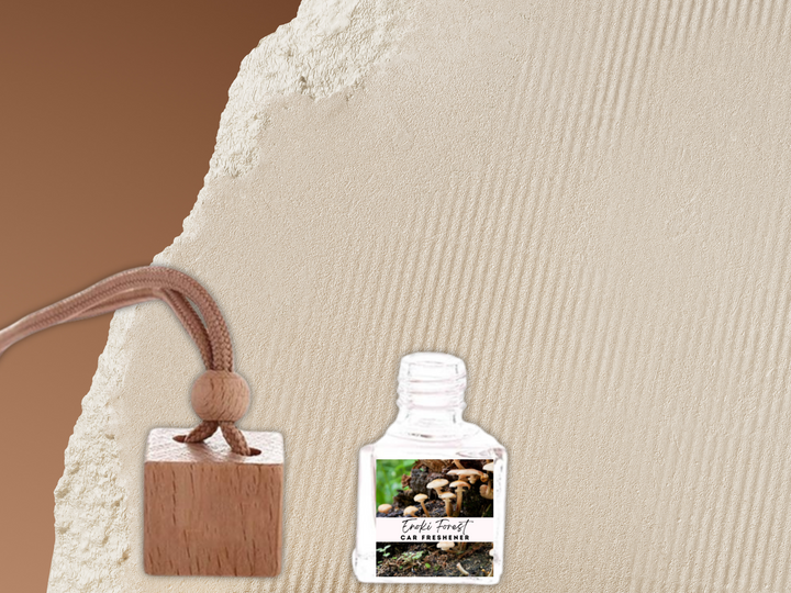 Hanging Car Freshener | Bold Masculine | Wood Amber