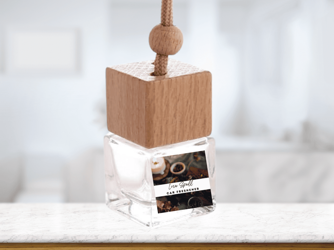 Hanging Car Freshener | Bold Masculine | Wood Amber