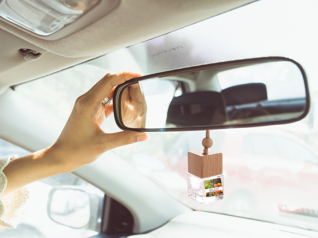 Hanging Car Freshener | Bold Masculine | Wood Amber