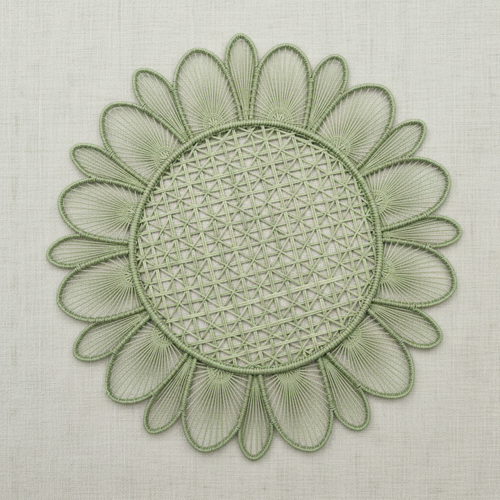 Daisy Handwoven Iraca Placemat
