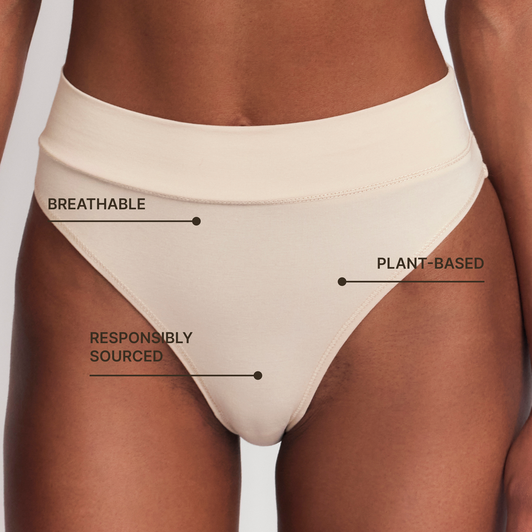 Mid-rise brief in light latte, seamless stretch waistband