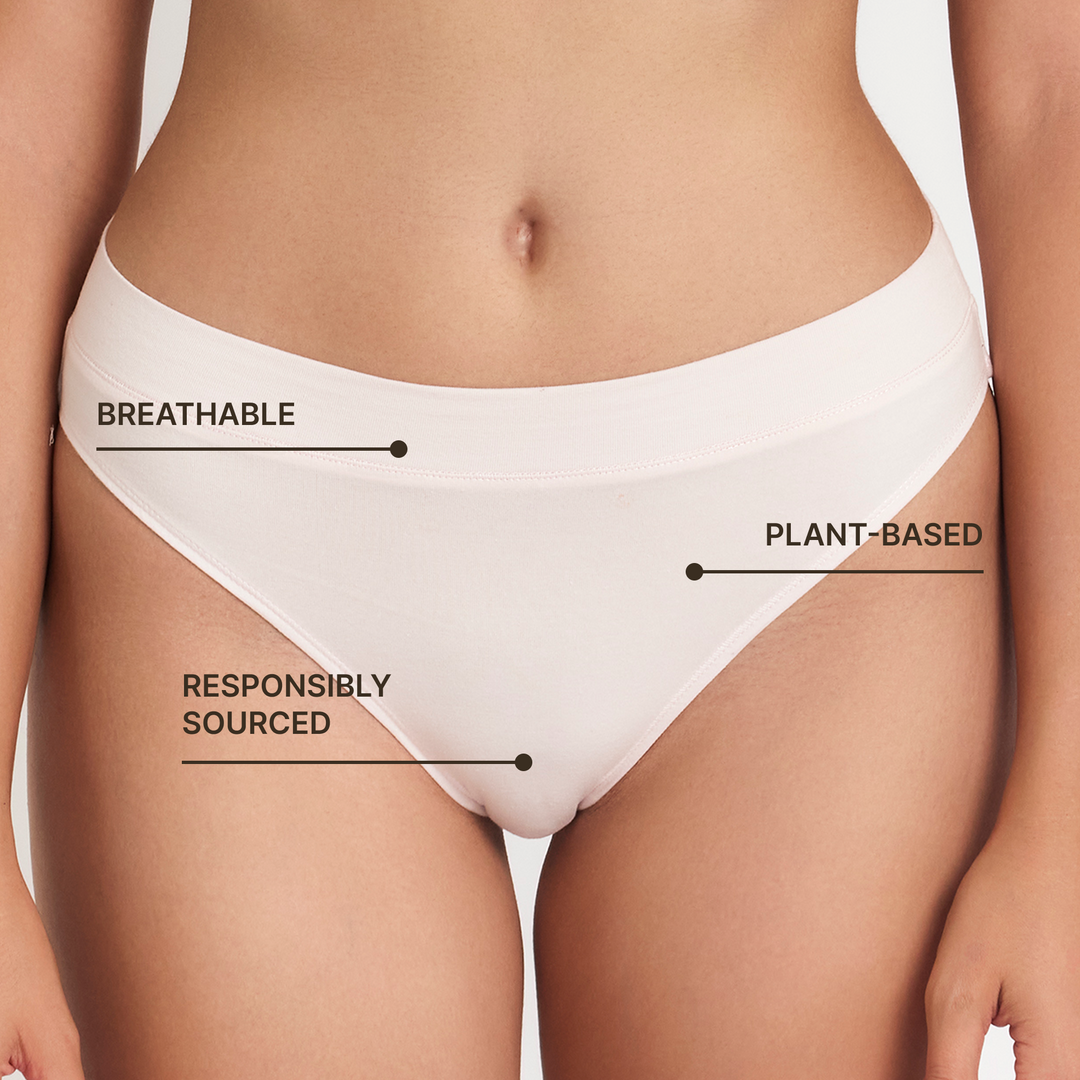 Mid-rise briefs in pink with smooth stretch fabric and wide comfort waistband