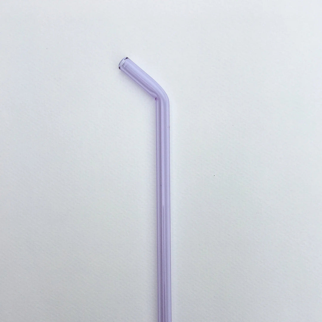 8-inch bent straw with pale lavender tube and angled drinking end