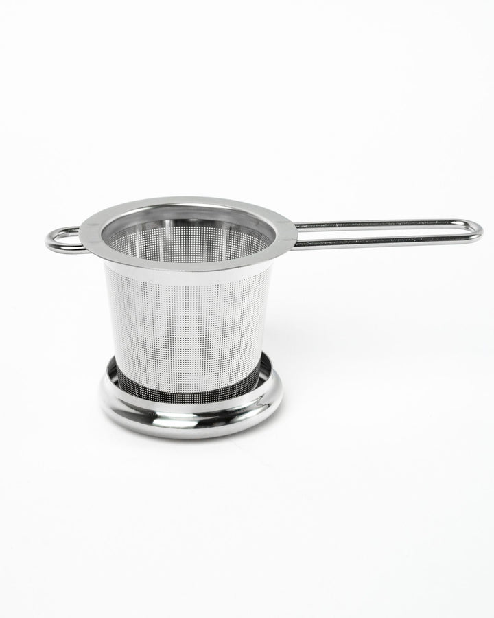 Stainless steel tea infuser basket with fine mesh and long handle, no lid