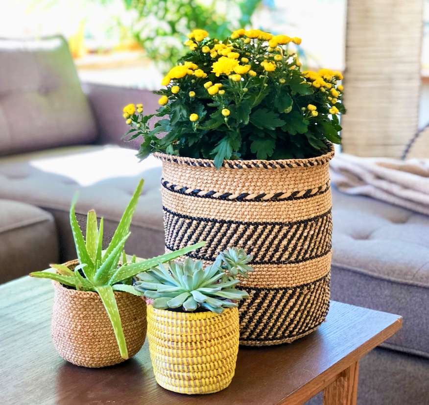Woven Iringa-style baskets with black stripe bands, natural weave, nesting sizes