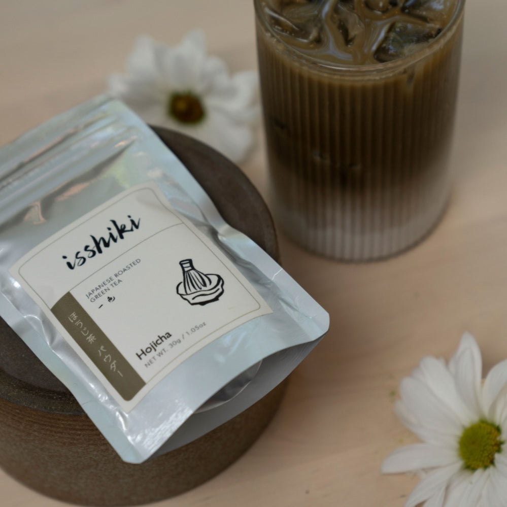 Hojicha roasted green tea powder pouch with loose powder, silver foil package