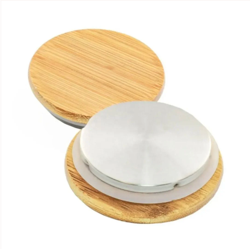 Bamboo-style lid top and base plate for tea steeper with white inner cover