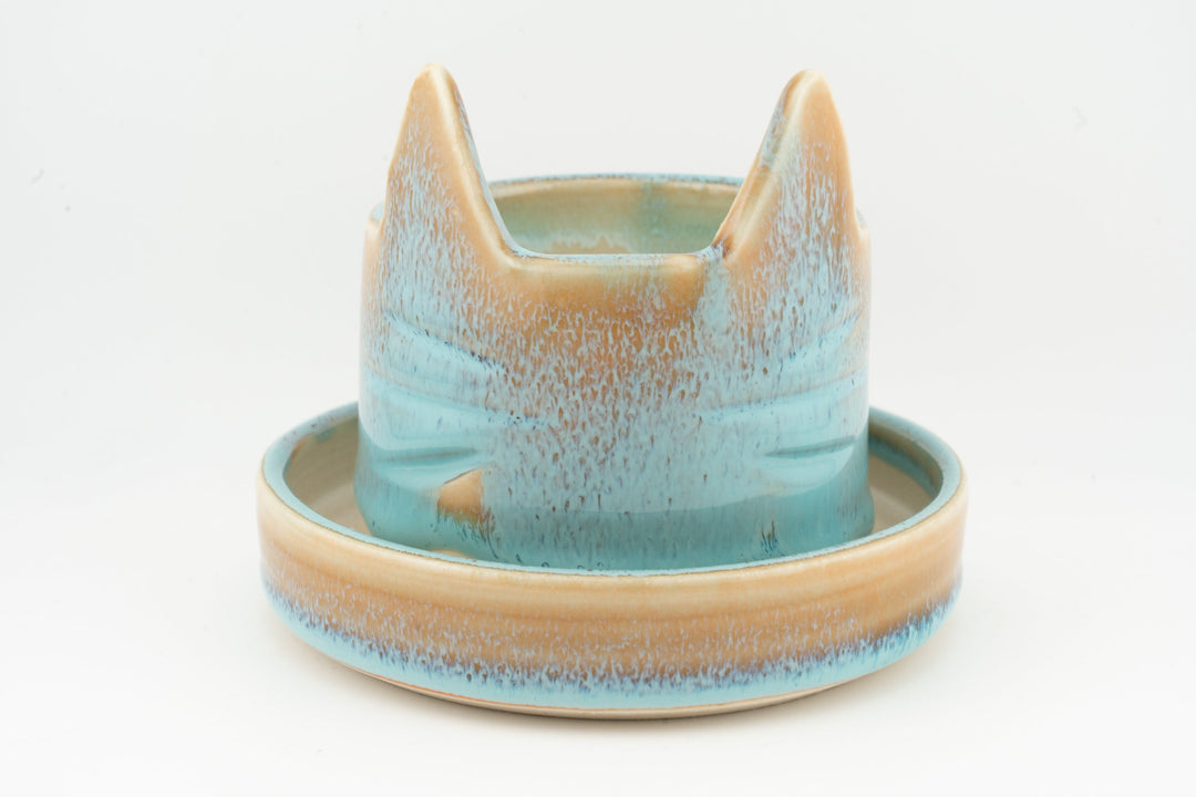 Light blue speckled kitty cat ceramic planter with wide base tray