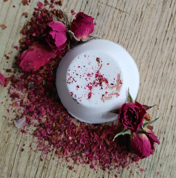 Shower steamer disc with dusty rose speckles, round white bath steamer