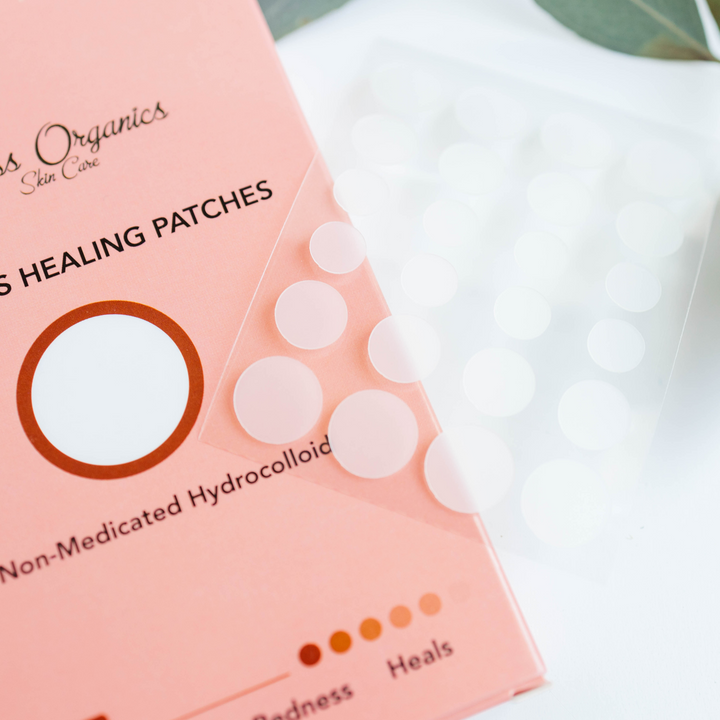 Round non-medicated hydrocolloid healing pads near a peach patch box.