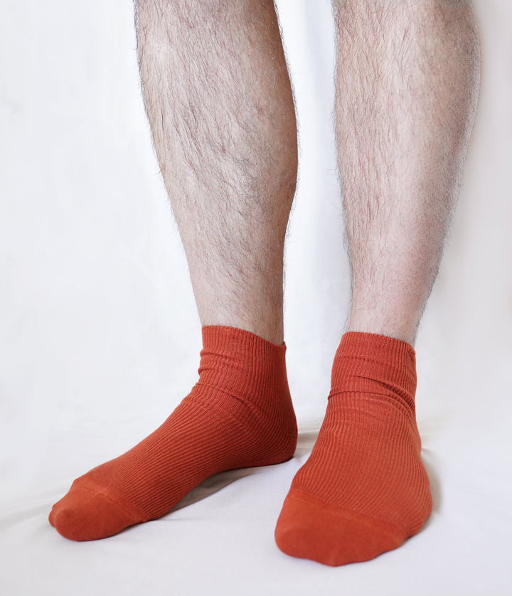 Men's organic cotton socks, orange-red pair with ribbed cuffs
