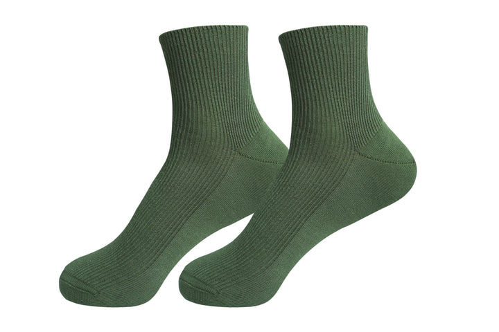 Men's organic cotton socks, dark olive green pair with ribbed knit
