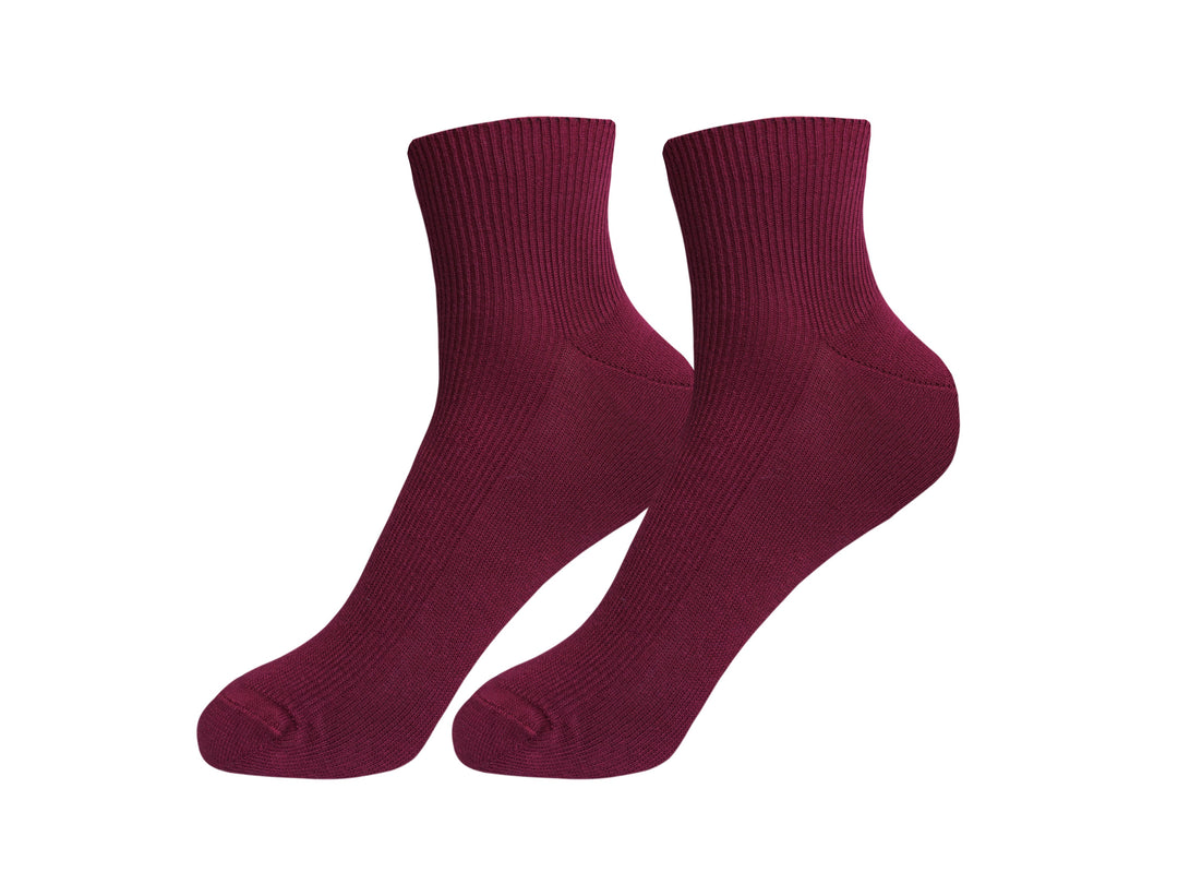 Men's organic cotton socks, deep burgundy pair with ribbed cuffs
