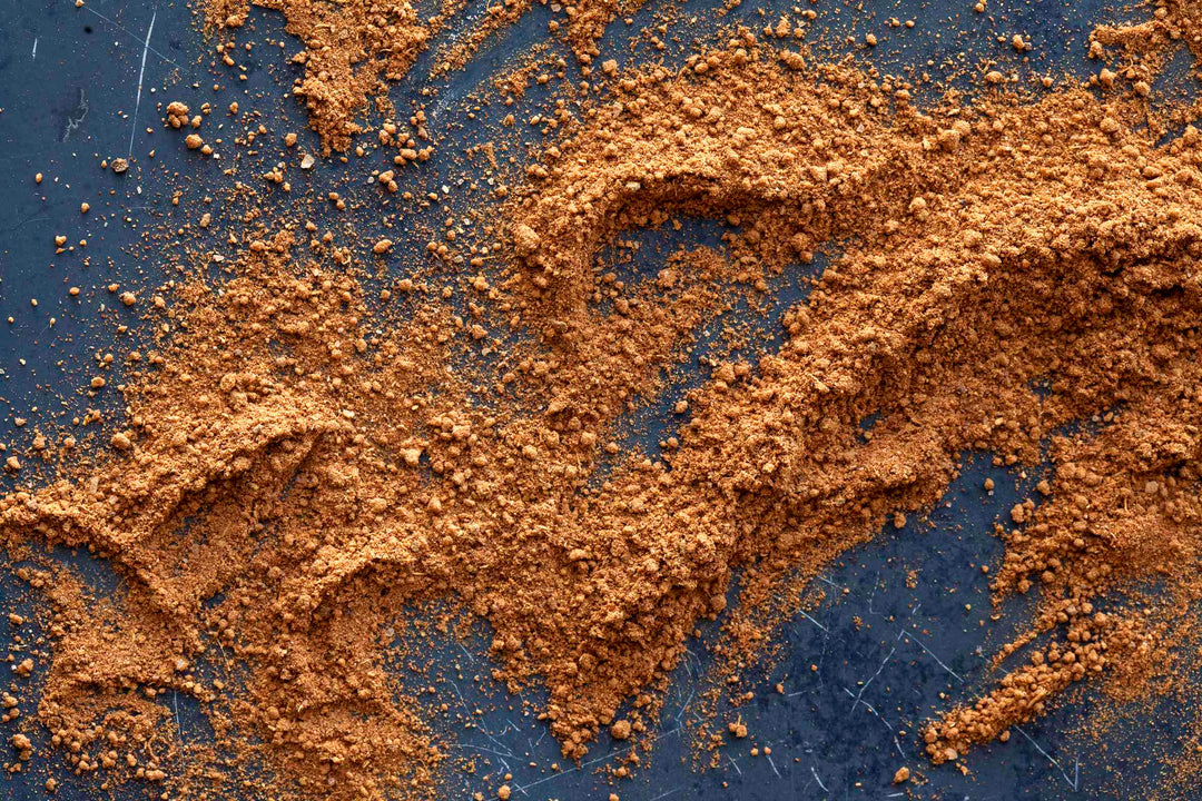 Poudre Douce ground spice powder, warm brown fine texture