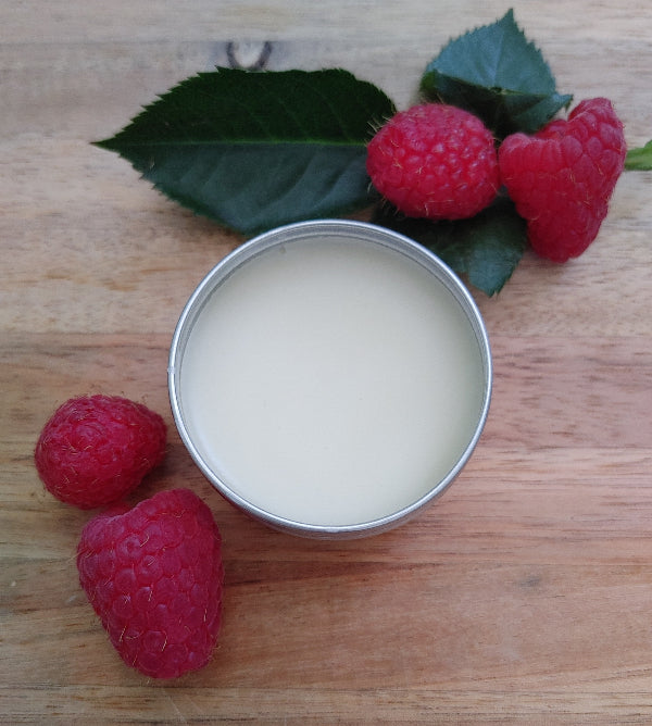 Lip balm tin with smooth white balm surface