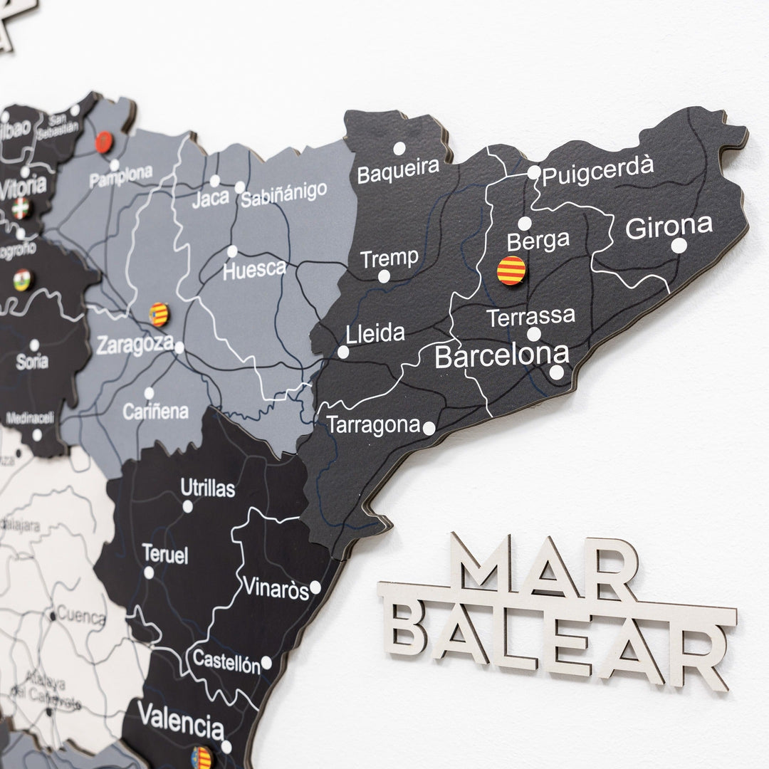 Wooden Spain map corner with Barcelona area, city labels, and “Mar Balear” text