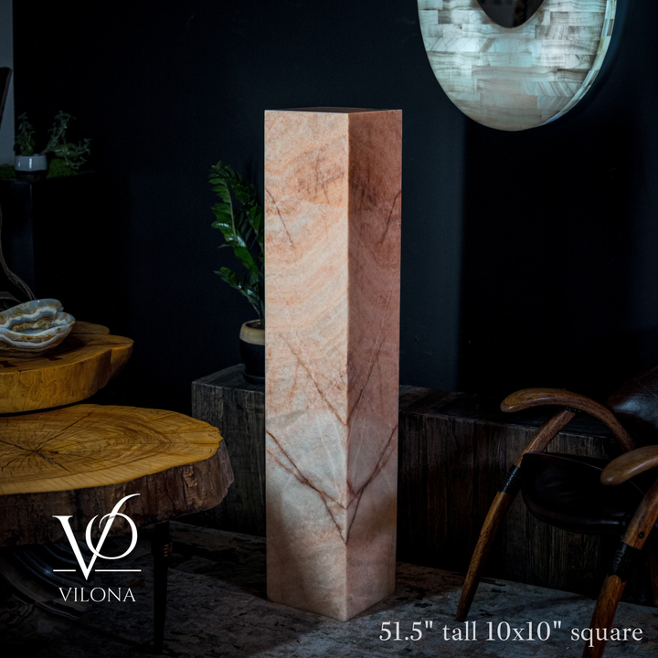Square onyx-look floor lamp with peach-rust and white marbled column