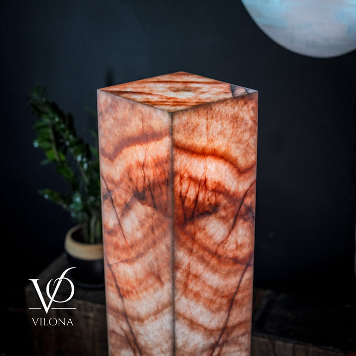 Square onyx-look floor lamp column with orange and white veined finish