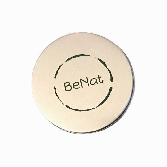 Round tooth powder tin lid with BeNat logo