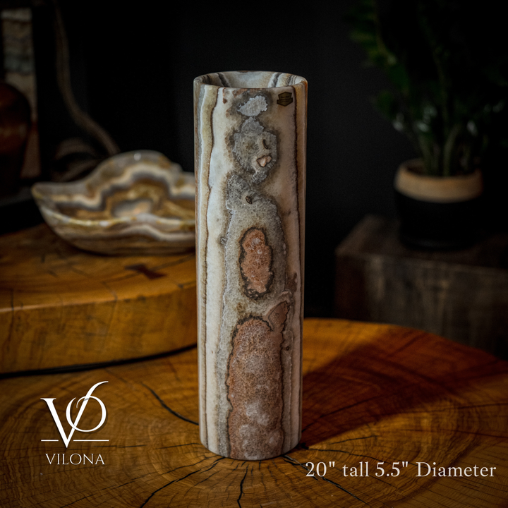 Cylinder table lamp with vertical onyx veining, cream and brown mottled finish