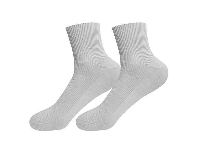 Men's organic cotton socks, light gray pair with ribbed knit