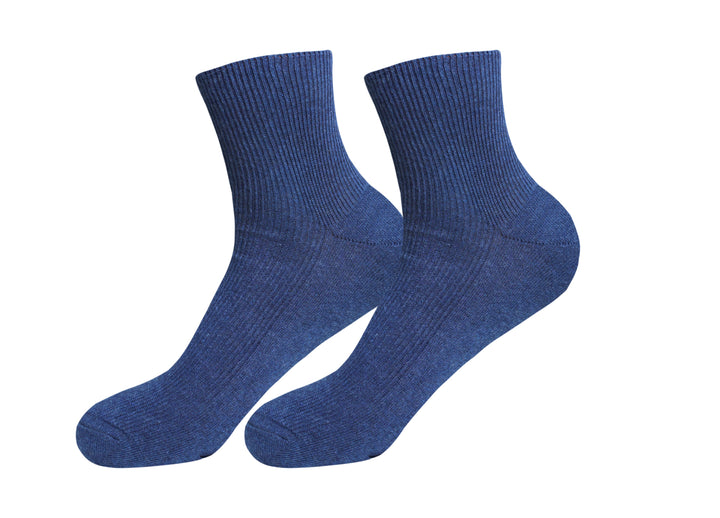Pair of men’s organic cotton crew socks in blue with ribbed knit
