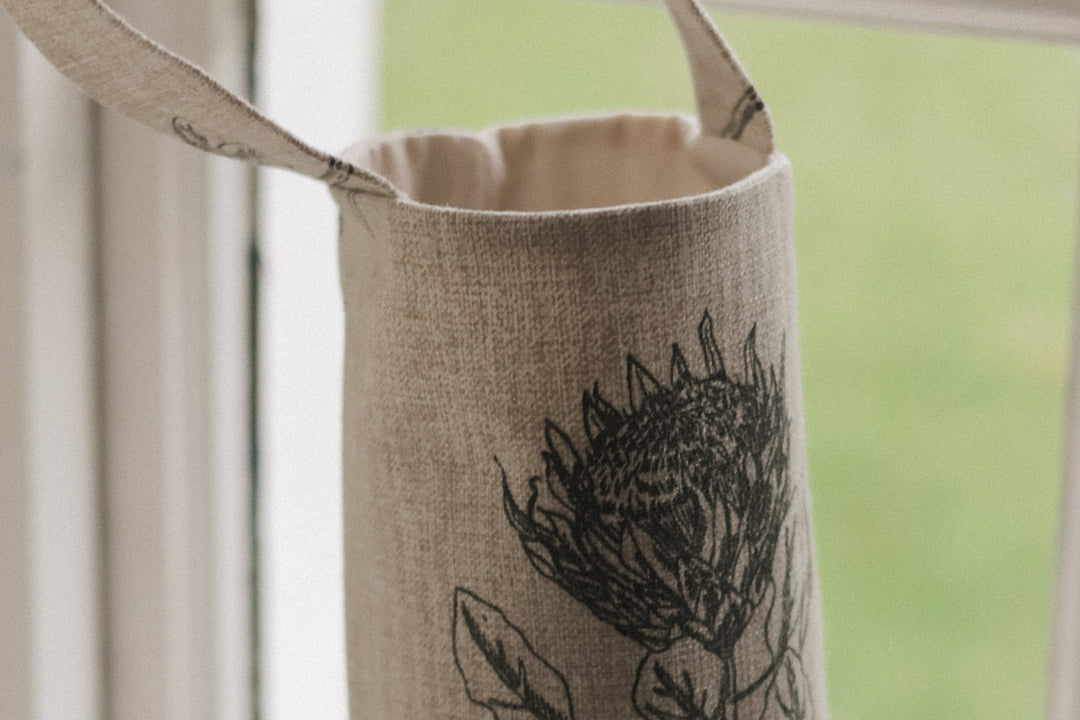 Protea Wine Bag